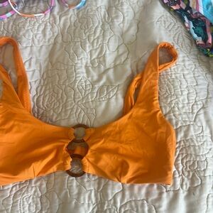 O’Neill swim tops XS ORANGE. Used in great condition